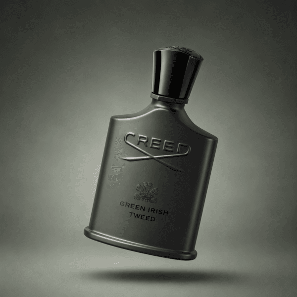 Frasco de Green Irish Tweed de Creed sobre fondo verde degradado